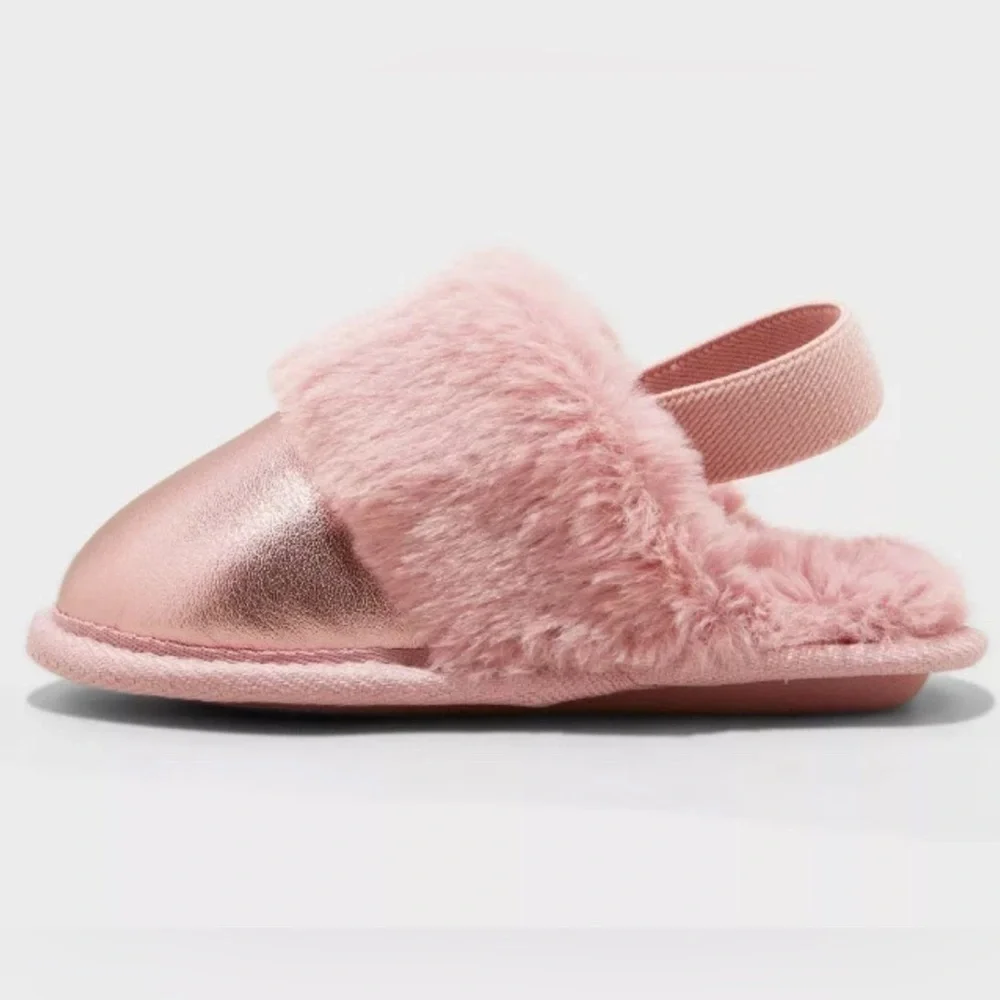 Cat & Jack- Toddler Lila Metallic Cozy Pink Furry Kids Slippers. Size Sm 5/6